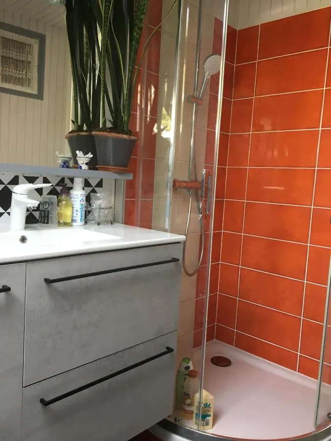Chambres D'Hotes Chez Annie Breles Bed & Breakfast