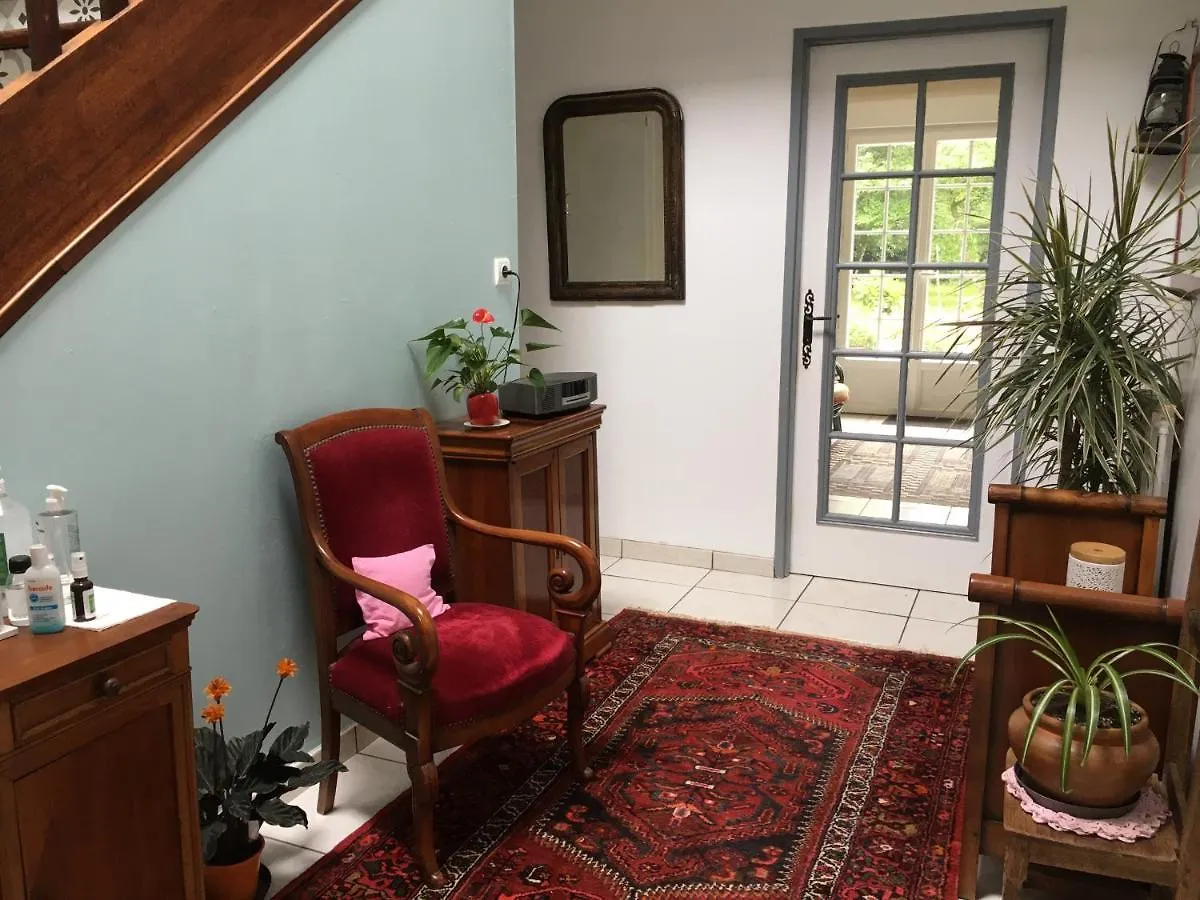 Chambres D'Hotes Chez Annie Breles 0*,